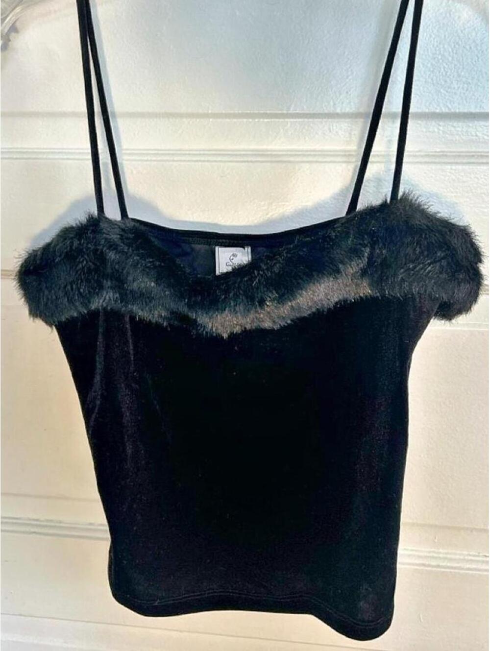 Finesse Women's Black Crop-top
